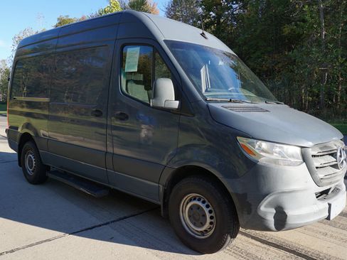 Used 2019 Mercedes-Benz Sprinter 144 image 7