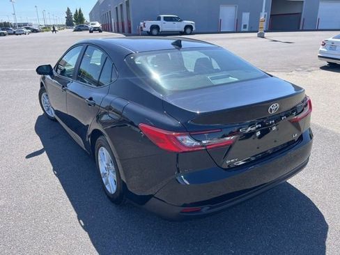 Used 2025 Toyota Camry LE FWD image 7