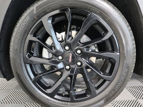 Used 2023 GMC Terrain SLE w/ Driver Convenience Package image 32