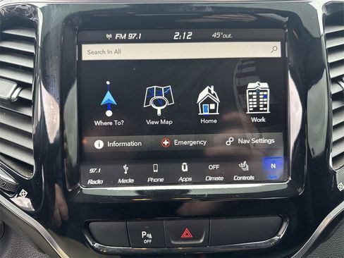 Used 2019 Jeep Cherokee Limited image 18