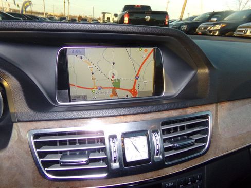 Used 2014 Mercedes-Benz E 350 4MATIC Sedan image 48