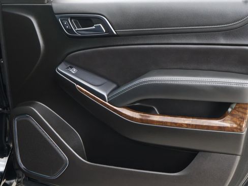 Used 2019 Chevrolet Tahoe LS image 17