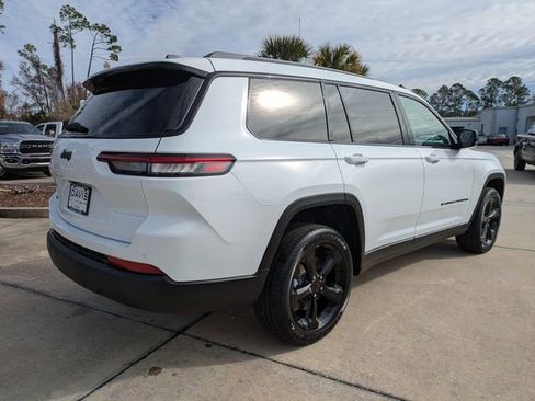 New 2025 Jeep Grand Cherokee L Altitude image 4