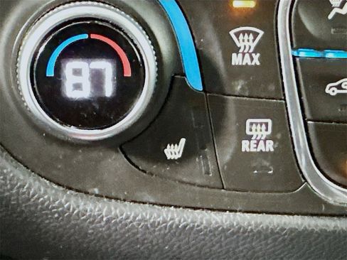 Used 2018 Chevrolet Equinox LT image 19