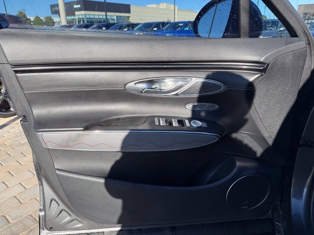 Used 2022 Genesis GV70 2.5T w/ Advanced Package AWD/4WD image 10