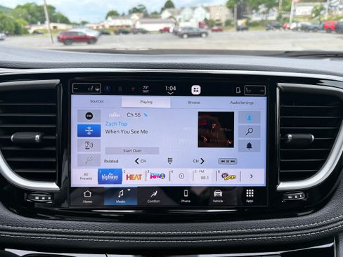 New 2027 Chrysler Pacifica Select AWD/4WD image 23