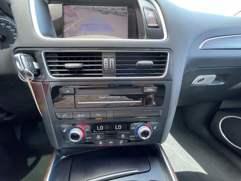 Used 2016 Audi Q5 2.0T Premium Plus w/ Technology Package image 18