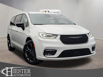 New 2026 Chrysler Pacifica Select