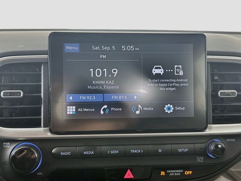 Used 2025 Hyundai Venue SEL FWD image 21