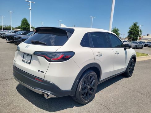 Certified 2025 Honda HR-V Sport image 3