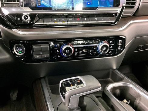 Used 2025 GMC Sierra 1500 SLT w/ SLT Premium Package AWD/4WD image 8