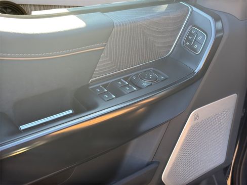 Certified 2021 Ford F150 Platinum w/ Equipment Group 701A High image 18