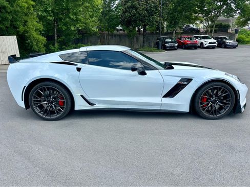 Used 2016 Chevrolet Corvette Z06 w/ 3LZ Preferred Equipment Group RWD image 4