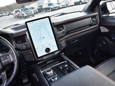 Used 2023 Ford Expedition Limited image 18