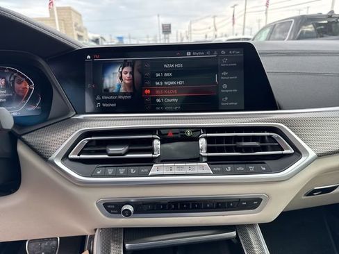 Used 2022 BMW X5 xDrive40i w/ M Sport Package image 14