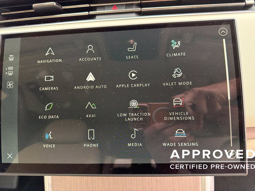 Used 2025 Land Rover Range Rover SE AWD/4WD image 26