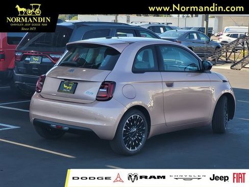 New 2026 FIAT 500 e FWD image 4