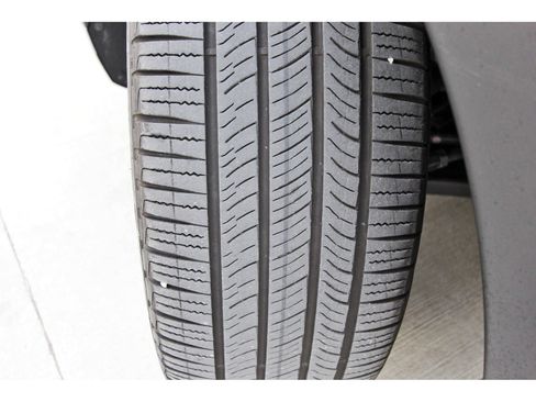 Used 2025 Hyundai Santa Fe Limited FWD image 31