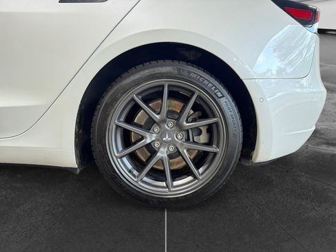 Used 2022 Tesla Model 3 Long Range AWD/4WD image 32