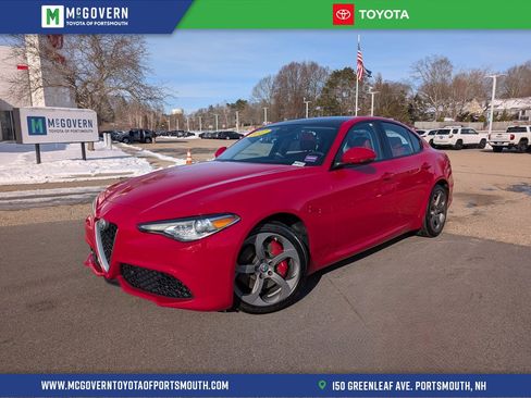 Used 2017 Alfa Romeo Giulia AWD image 1