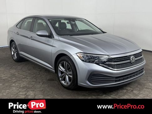Used 2024 Volkswagen Jetta SE FWD image 1