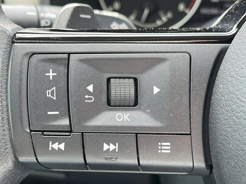 Used 2021 Nissan Rogue SV image 21