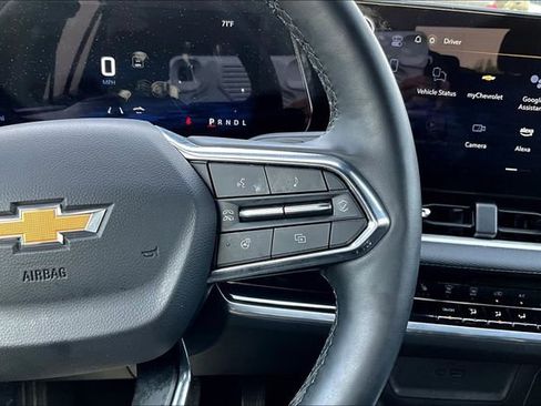 Used 2025 Chevrolet Equinox LT image 12