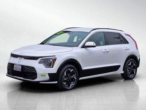Certified 2023 Kia Niro Wind FWD image 9