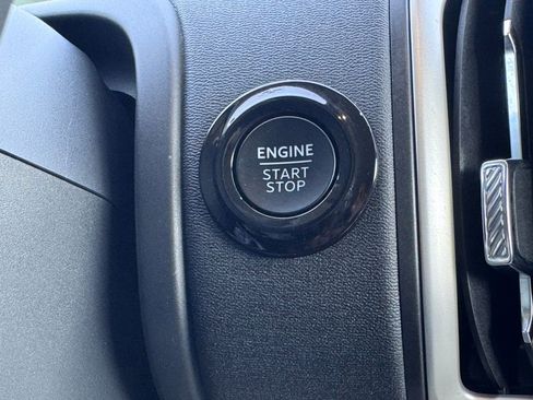 Used 2025 Ford Expedition Active image 7