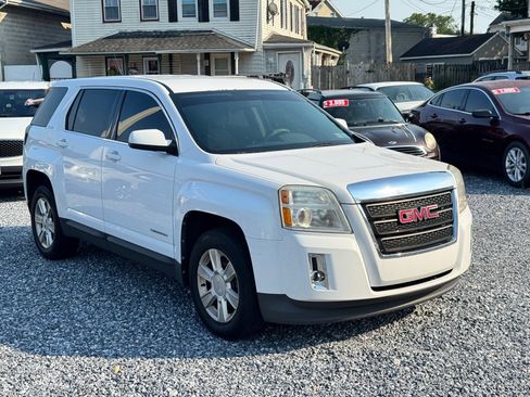 Used 2010 GMC Terrain SLE AWD/4WD image 3