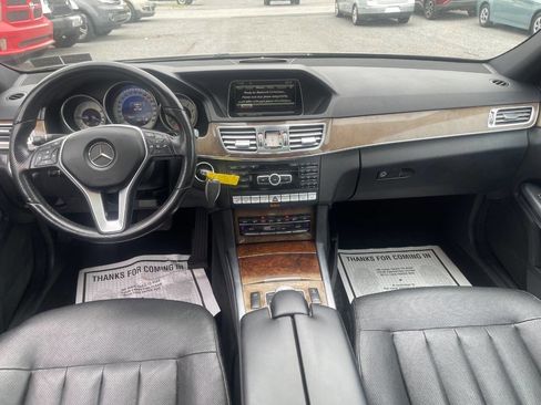 Used 2014 Mercedes-Benz E 550 4MATIC Sedan image 24