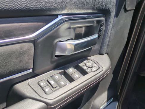 New 2026 RAM 2500 Laramie AWD/4WD image 18