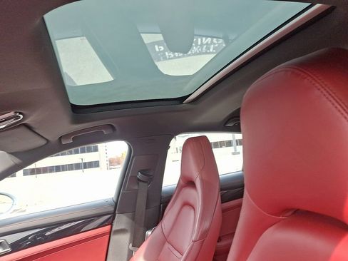 Used 2019 Porsche Panamera 4 image 15