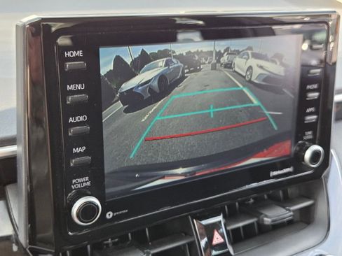 Used 2022 Toyota Corolla LE FWD image 16