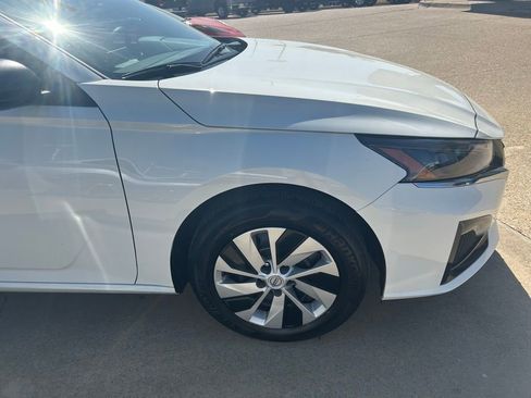 Used 2025 Nissan Altima 2.5 S image 2
