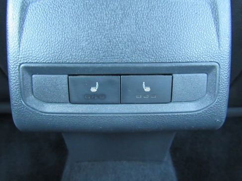 Used 2020 Volkswagen Jetta SE w/ SE Cold Weather Package image 23