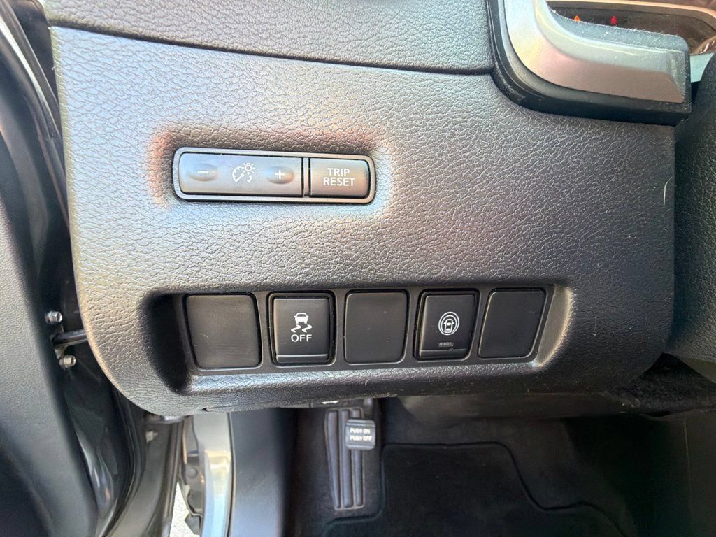 Used 2023 Nissan Murano SV AWD/4WD image 13