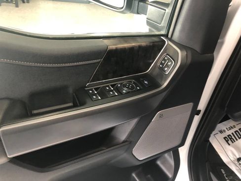 Used 2025 Ford F250 Lariat w/ Chrome Package image 6