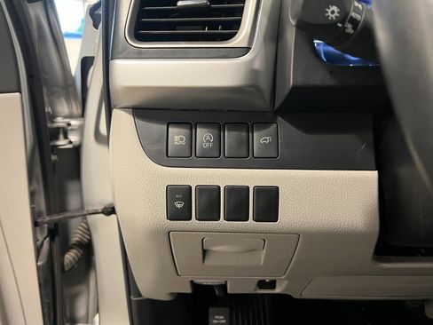 Used 2017 Toyota Highlander XLE AWD/4WD image 14