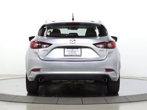 Used 2018 MAZDA MAZDA3 Touring FWD image 6