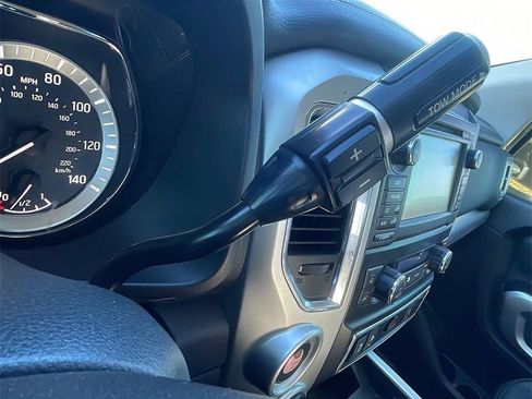 Used 2018 Nissan Titan PRO-4X image 22