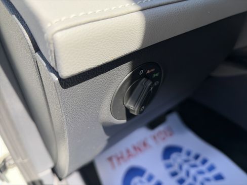 Used 2024 Volkswagen Taos SE image 21