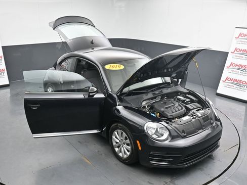 Used 2019 Volkswagen Beetle 2.0T S image 40