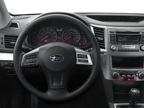 Used 2014 Subaru Outback 2.5i Premium w/ Moonroof Package AWD/4WD image 4