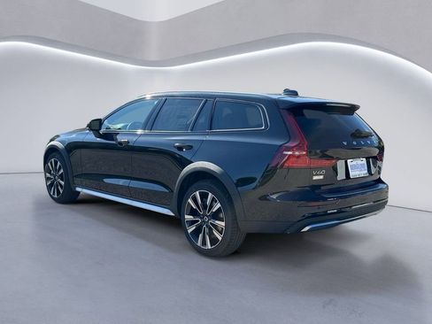 New 2026 Volvo V60 B5 Cross Country Ultra w/ Protection Package Premier image 5