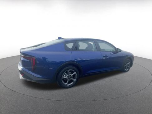 Used 2025 Kia K4 LXS image 15