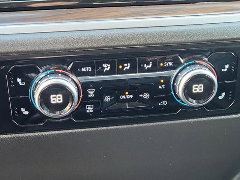 Used 2024 GMC Sierra 1500 SLT image 16