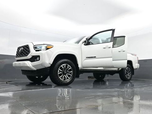 Used 2023 Toyota Tacoma TRD Sport w/ Technology Package AWD/4WD image 31