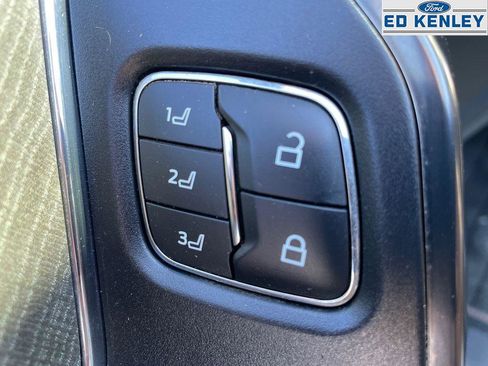 Used 2024 Ford F350 Platinum w/ Tremor Off-Road Package image 29