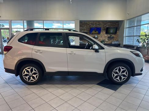 Used 2023 Subaru Forester Premium AWD/4WD image 16